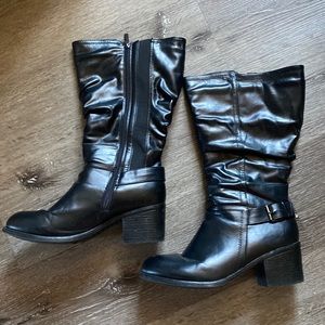 Beautiful boots 2 1/2 inch heel